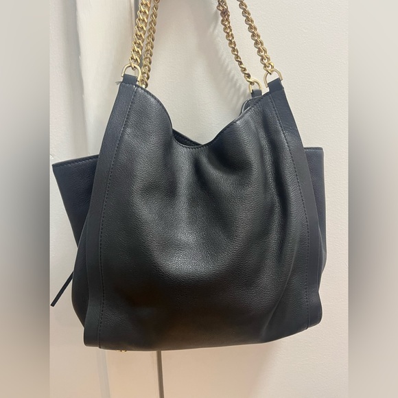 Michael Kors Purse/ Leather - Picture 2 of 8